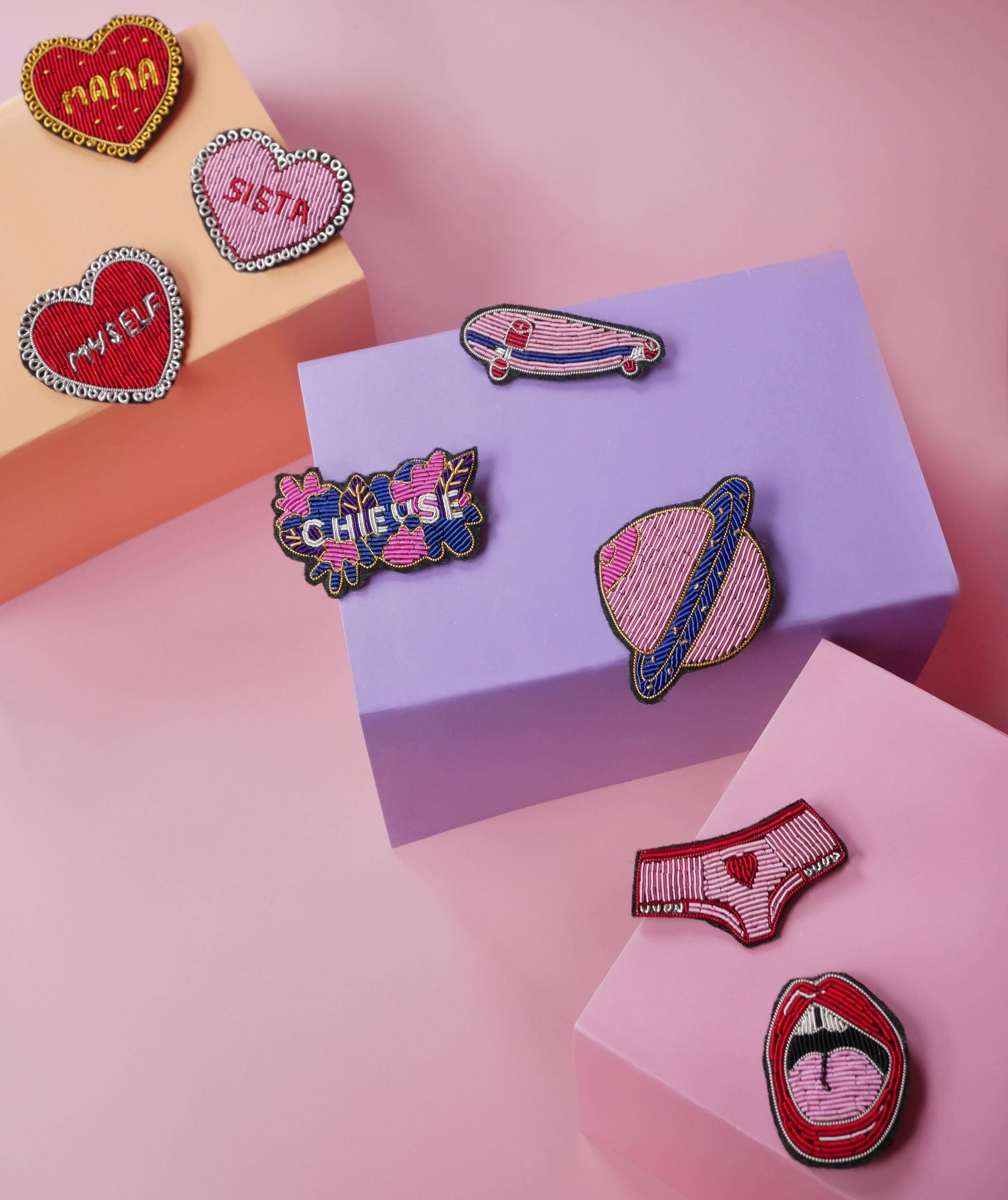 Broche Ex Voto Pink - Broderie Fait Main Cannetille