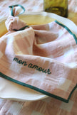 Serviettes de table à carreaux vichy et broderies