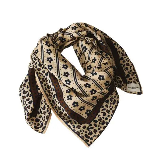 Grand foulard Léopard fleuri