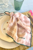 Serviettes de table à carreaux vichy et broderies