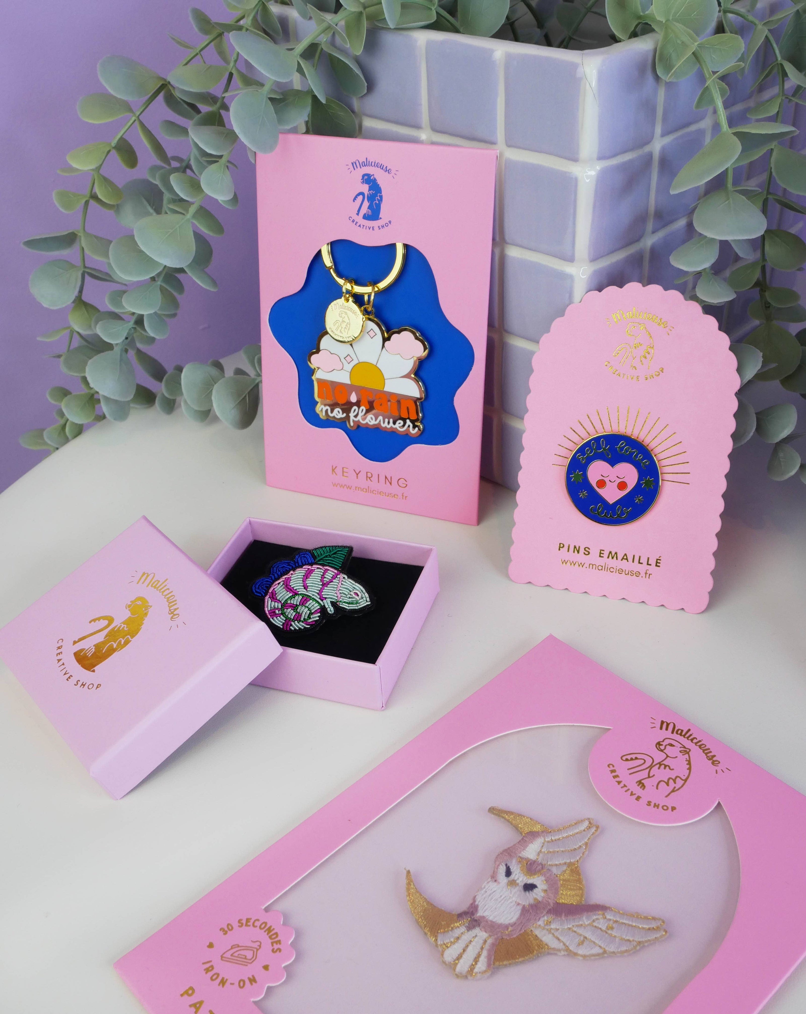 Pin'S Tiger Limistic