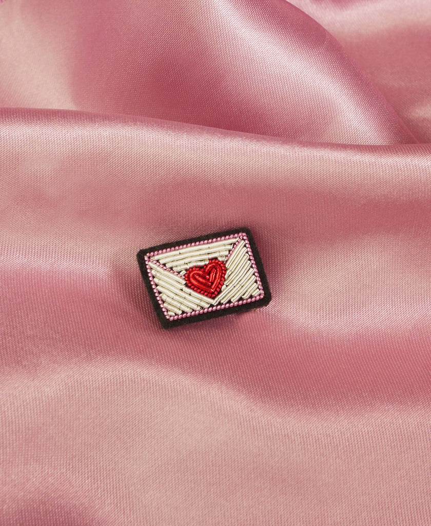 Broche Mini Enveloppe Mot D'Amour Fait Main Cannetille