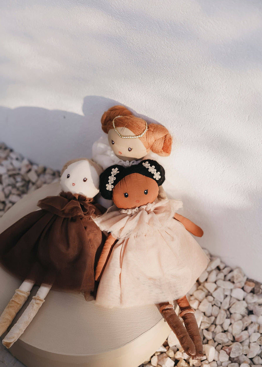 Dollies - Maggie Lu