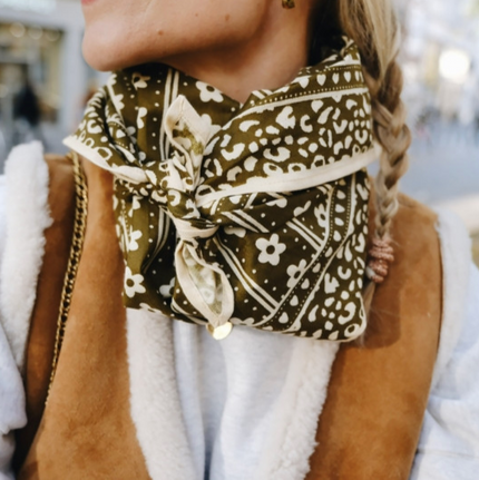 Foulard léopard Mon grand indispensable green flower