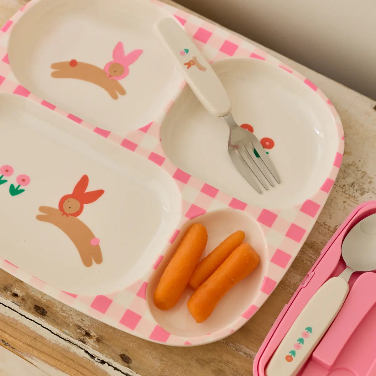 Assiette avec compartiments chichi pompon