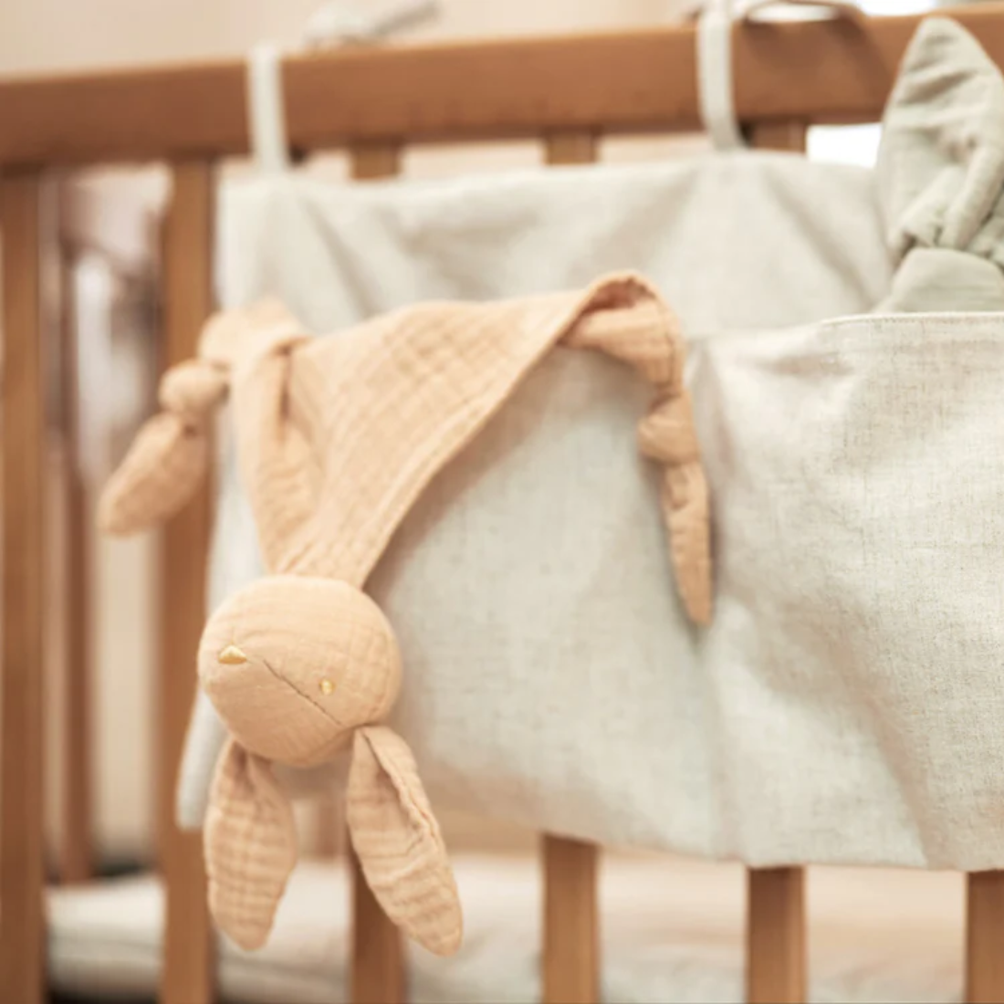 attache tetine lapin