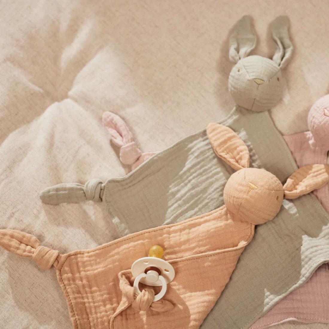 attache tetine lapin