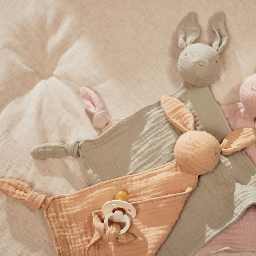 attache tetine lapin