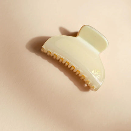 Pince à cheveux beige