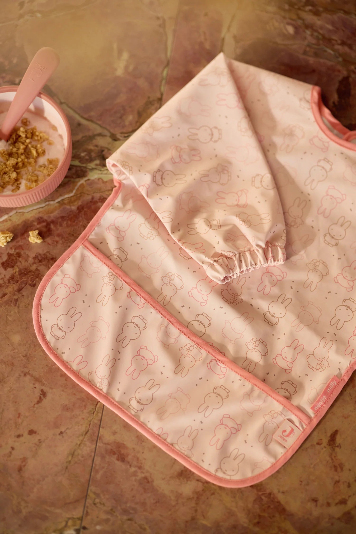 Bavoir à manche silk rose Jollein