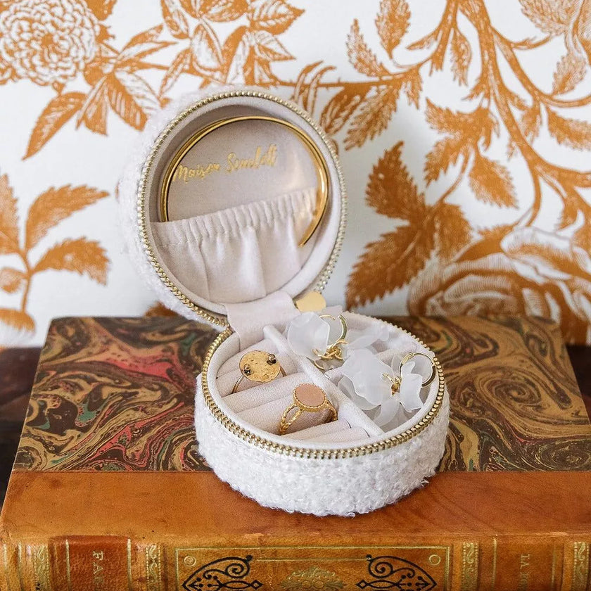 boite a bijoux yvonne en moumoute blanc