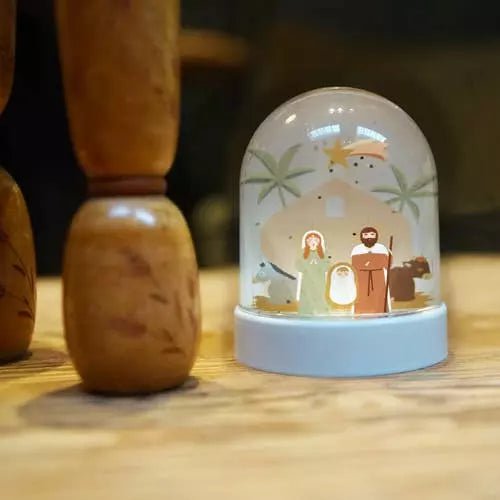 Boule à neige crèche religieuse 