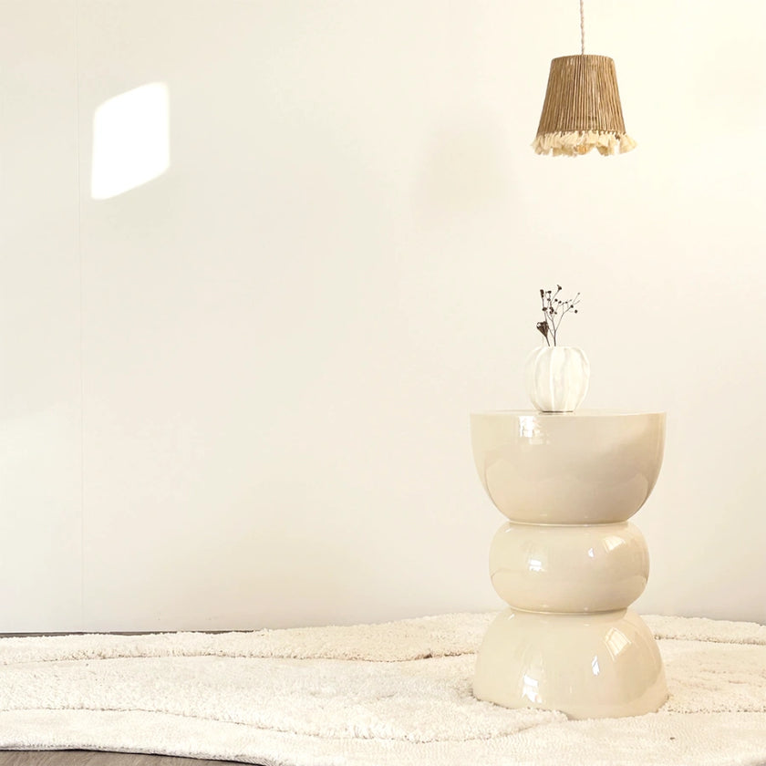 bout de canape beige image