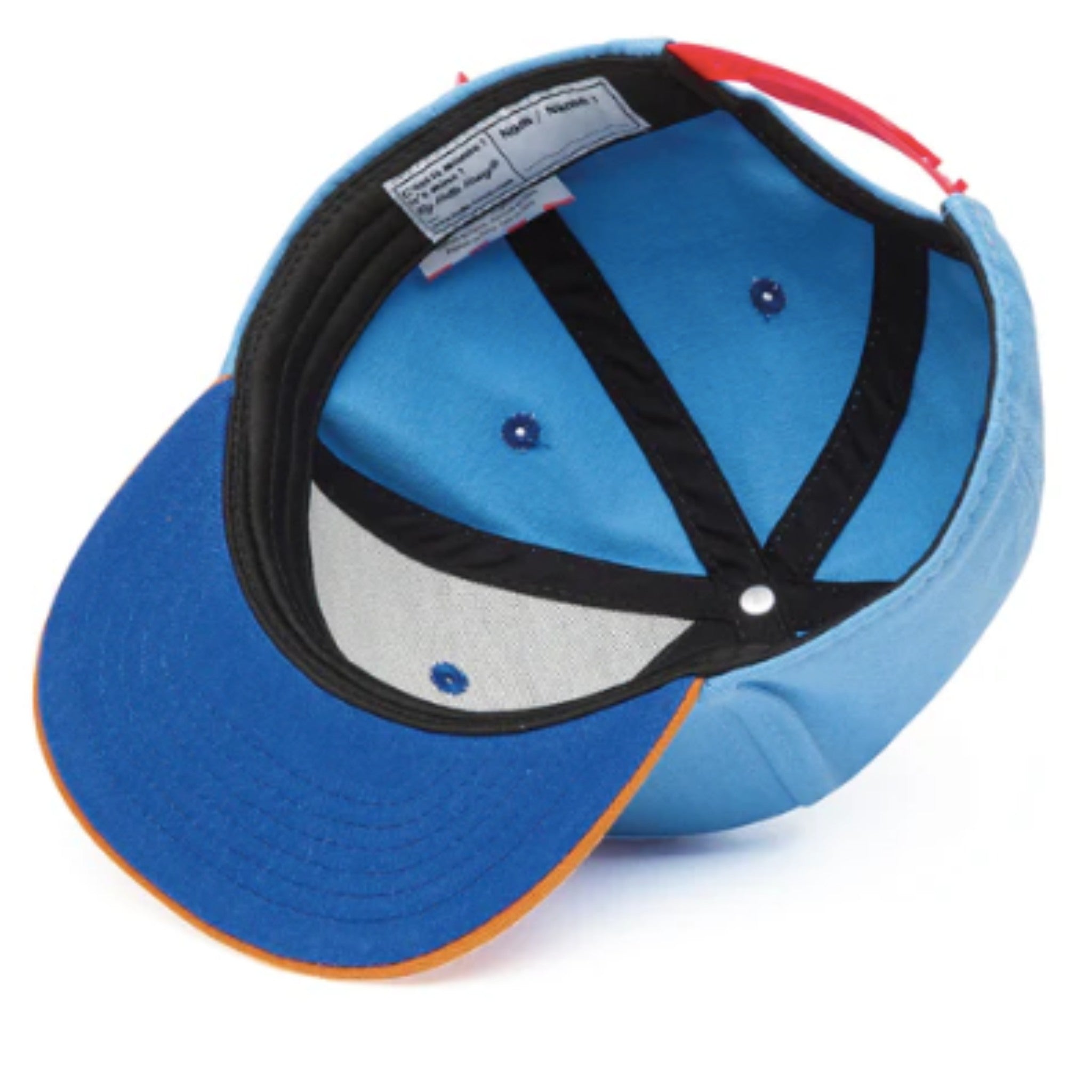 casquette bleu et camel