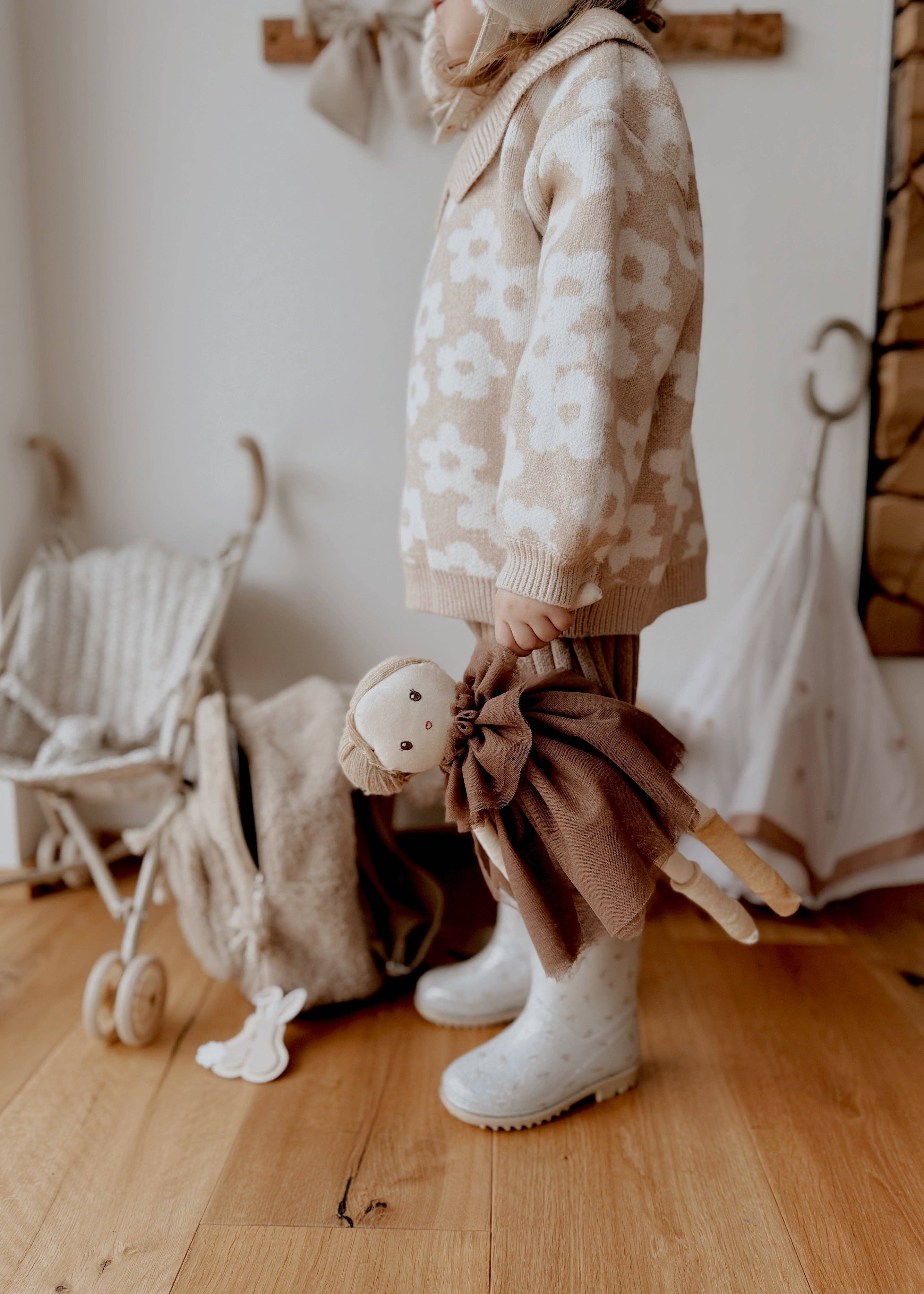 Dollies - Maggie Lu