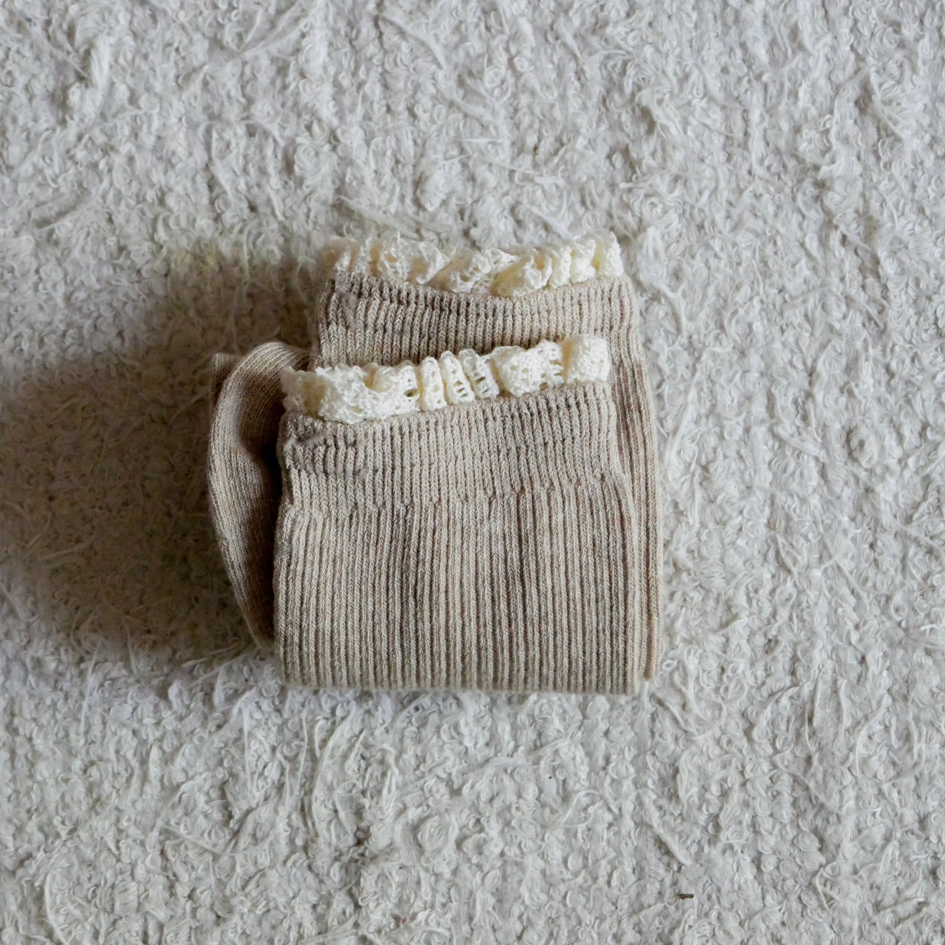 Chaussettes hautes macramé gentil coquelicot beige