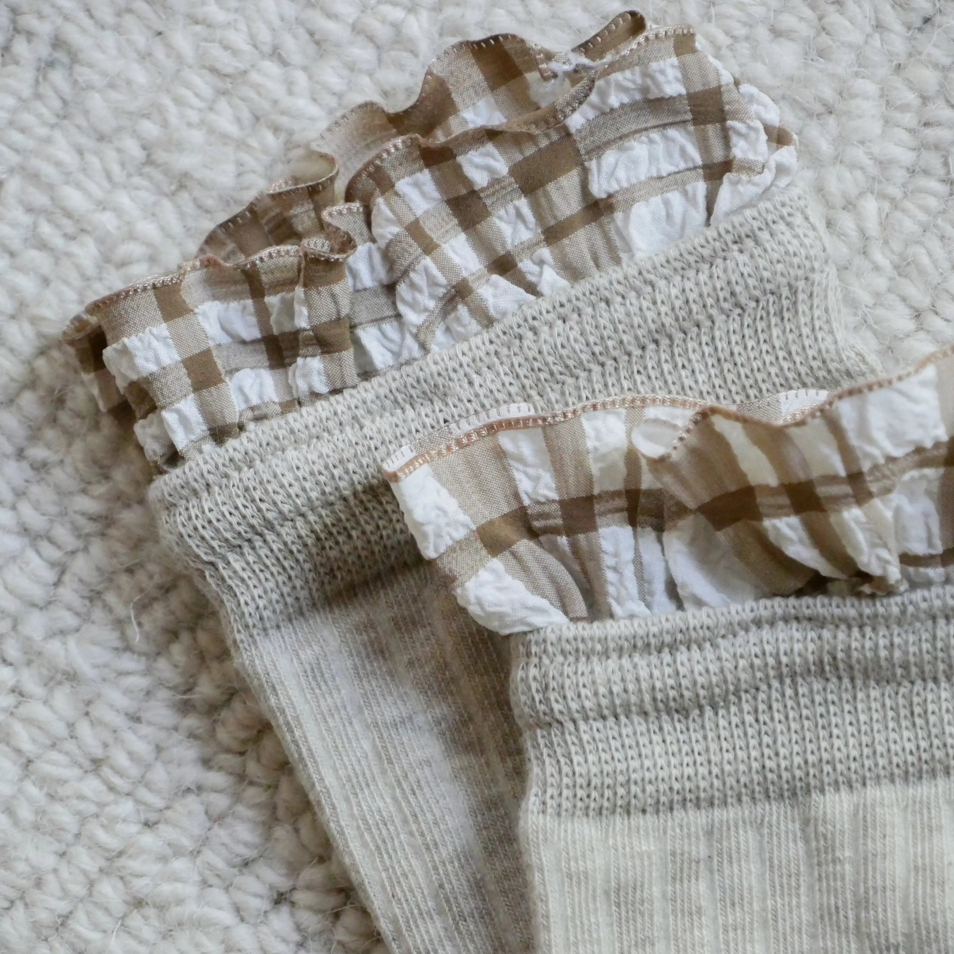 chausettes gentil coquelicot volants beige