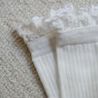 chausettes gentil coquelicot volants blanc