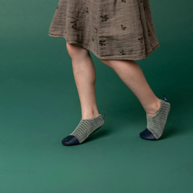 chaussons en velour vert