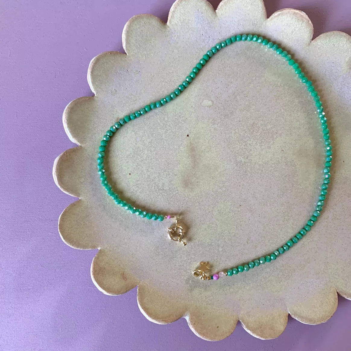 Collier avec fermoir étoile vert