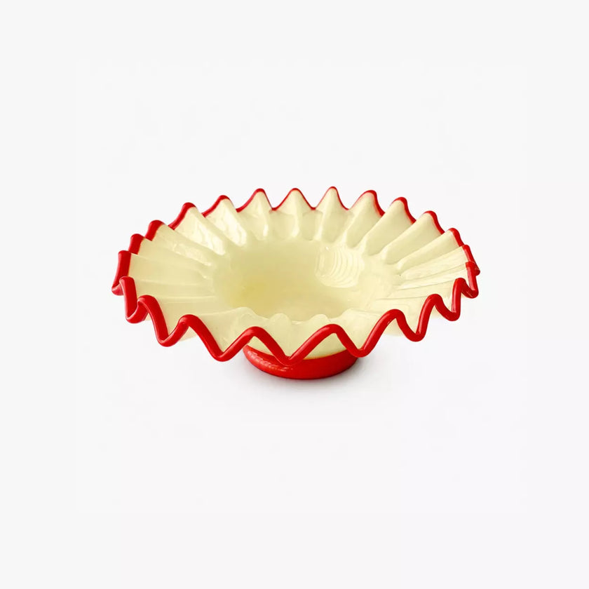 coupe colerette beige et rouge