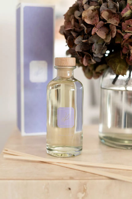 Diffuseur de parfum sous la pluie la promenade
