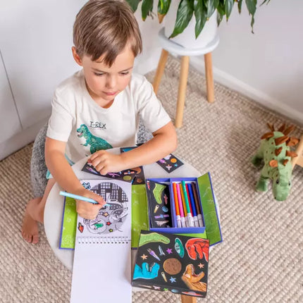 Set de coloriage dino dans l'espace
