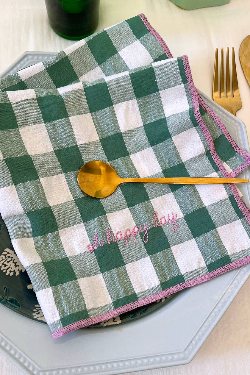 Serviettes de table à carreaux vichy et broderies