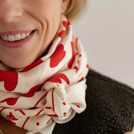 Foulard blanc et rouge grand format atelier wagram