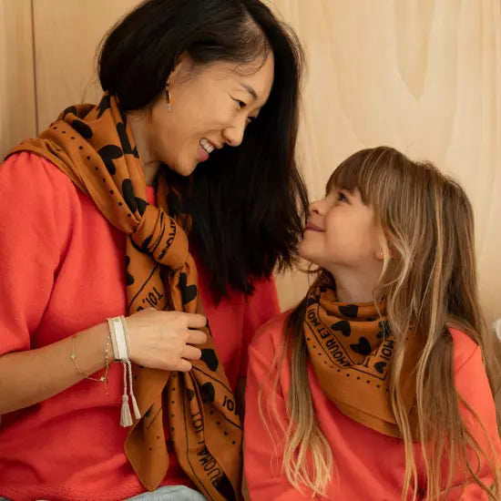 Foulard marron et noir grand format atelier wagram