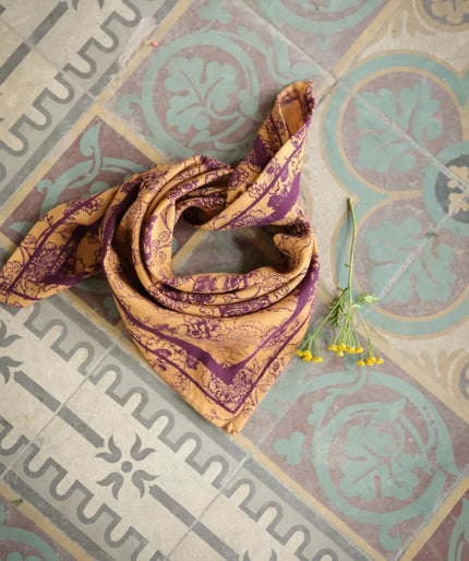 Foulard petit format antoinette prune bellemme