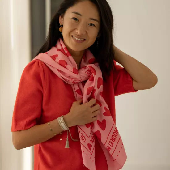 Foulard rose et rouge grand format atelier wagram