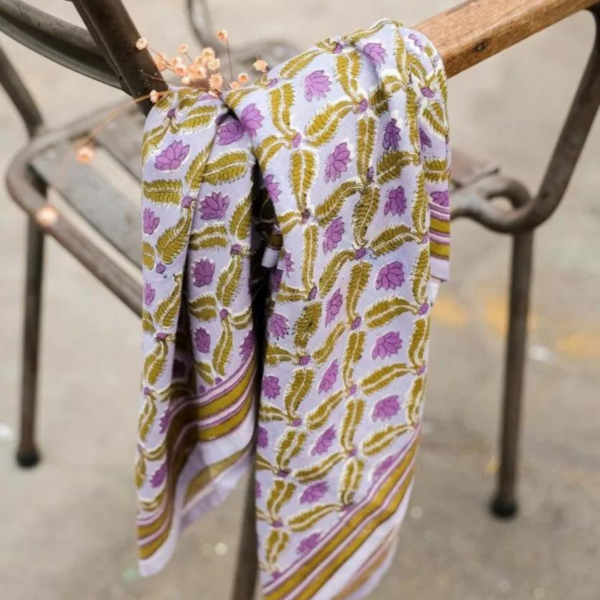foulard vert et violet