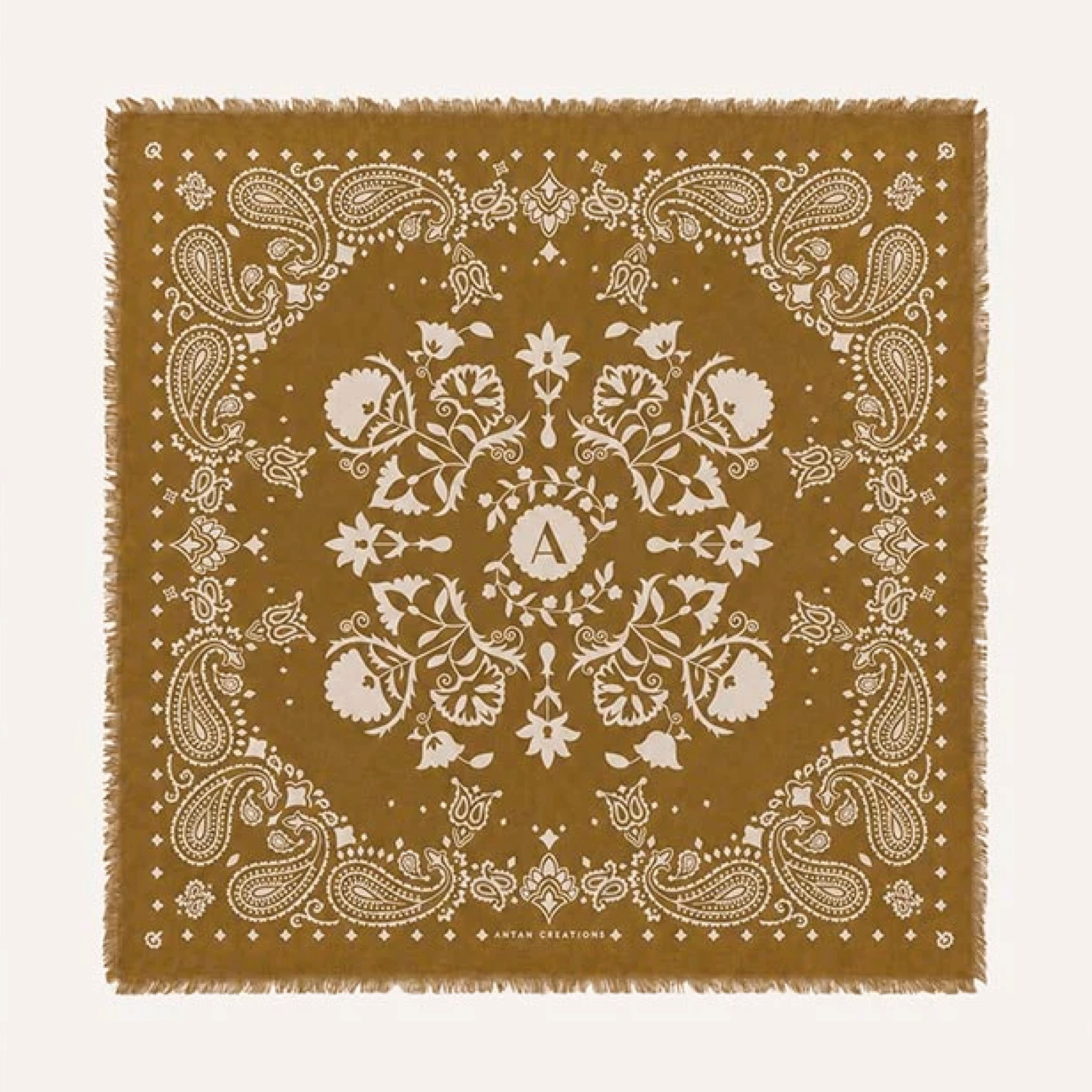Grand foulard en laine Golden Brown – 100 × 100 cm