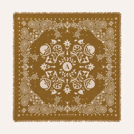 Grand foulard en laine Golden Brown – 100 × 100 cm