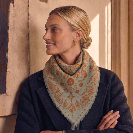 Grand foulard en laine Mordoré – 100 × 100 cm