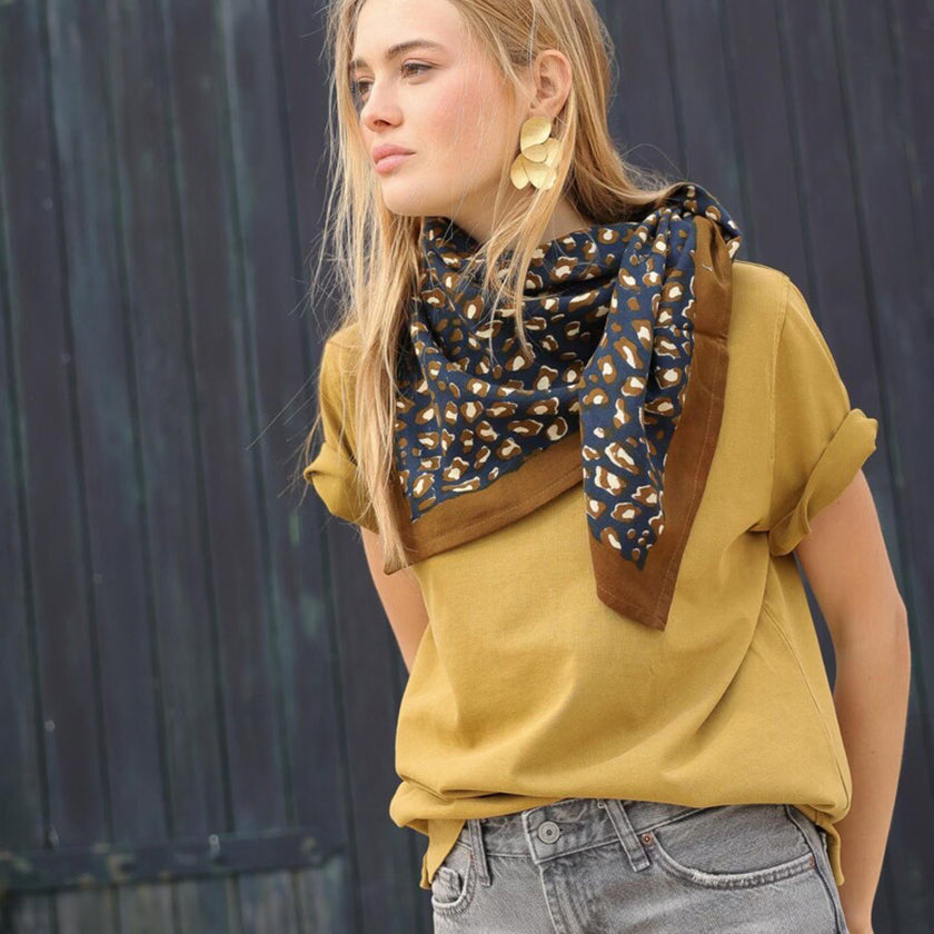 grand foulard léopard marine 