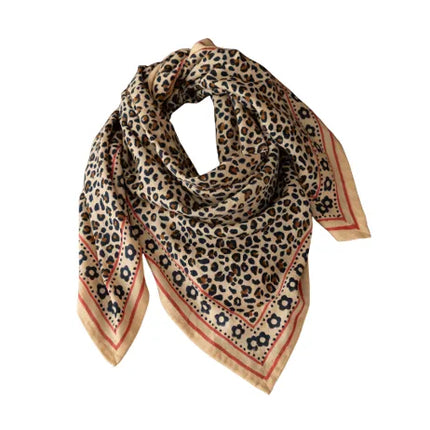 Grand foulard leopard rouge love explorer 