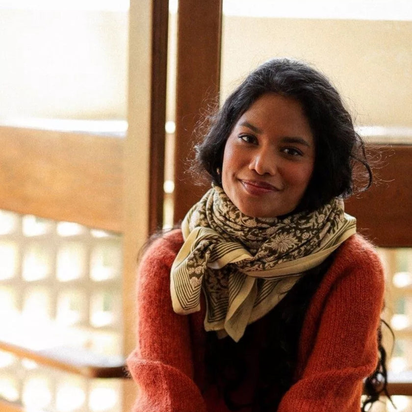 grand foulard fleuri kaki