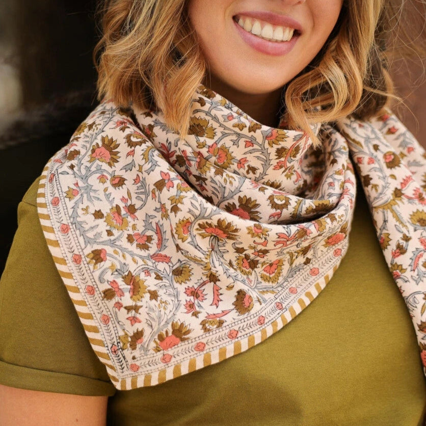 grand foulard daisy