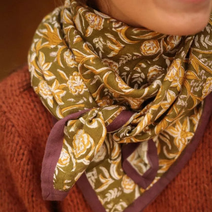foulard fleuri kaki et marron
