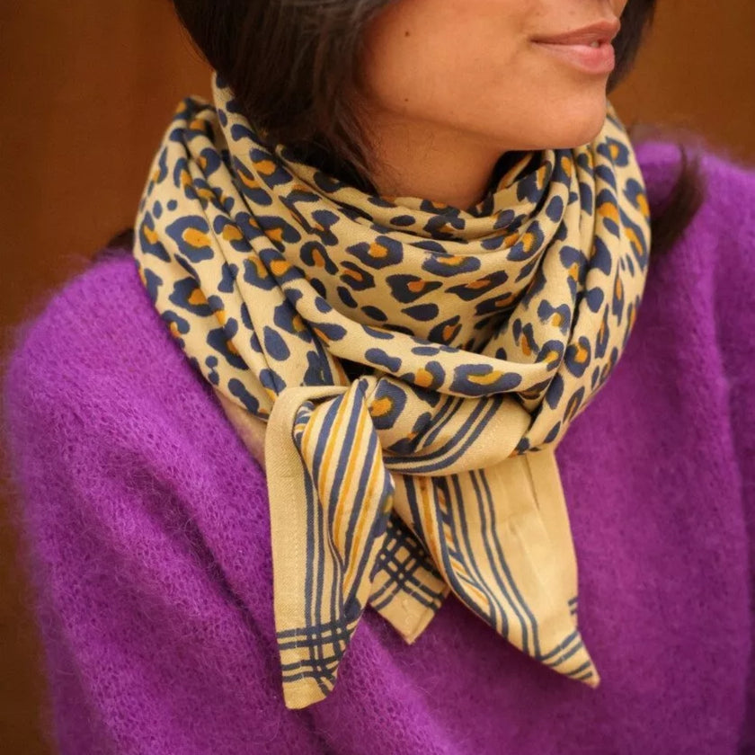 grand foulard leopard