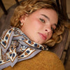 grand foulard fleuri bleu azur