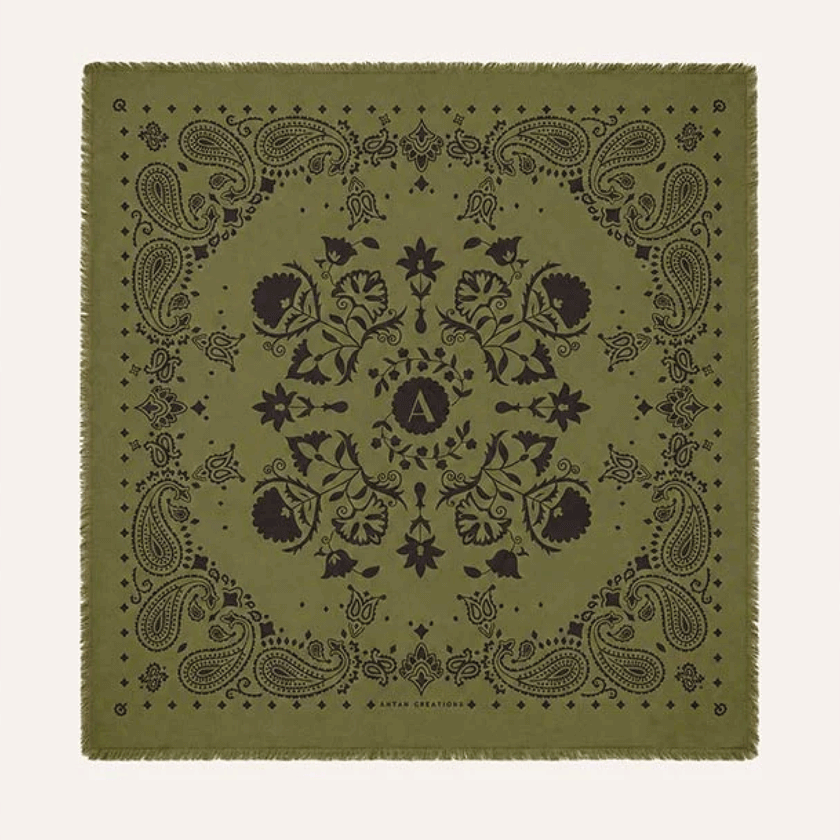 Grand foulard en laine Khaki – 100 × 100 cm