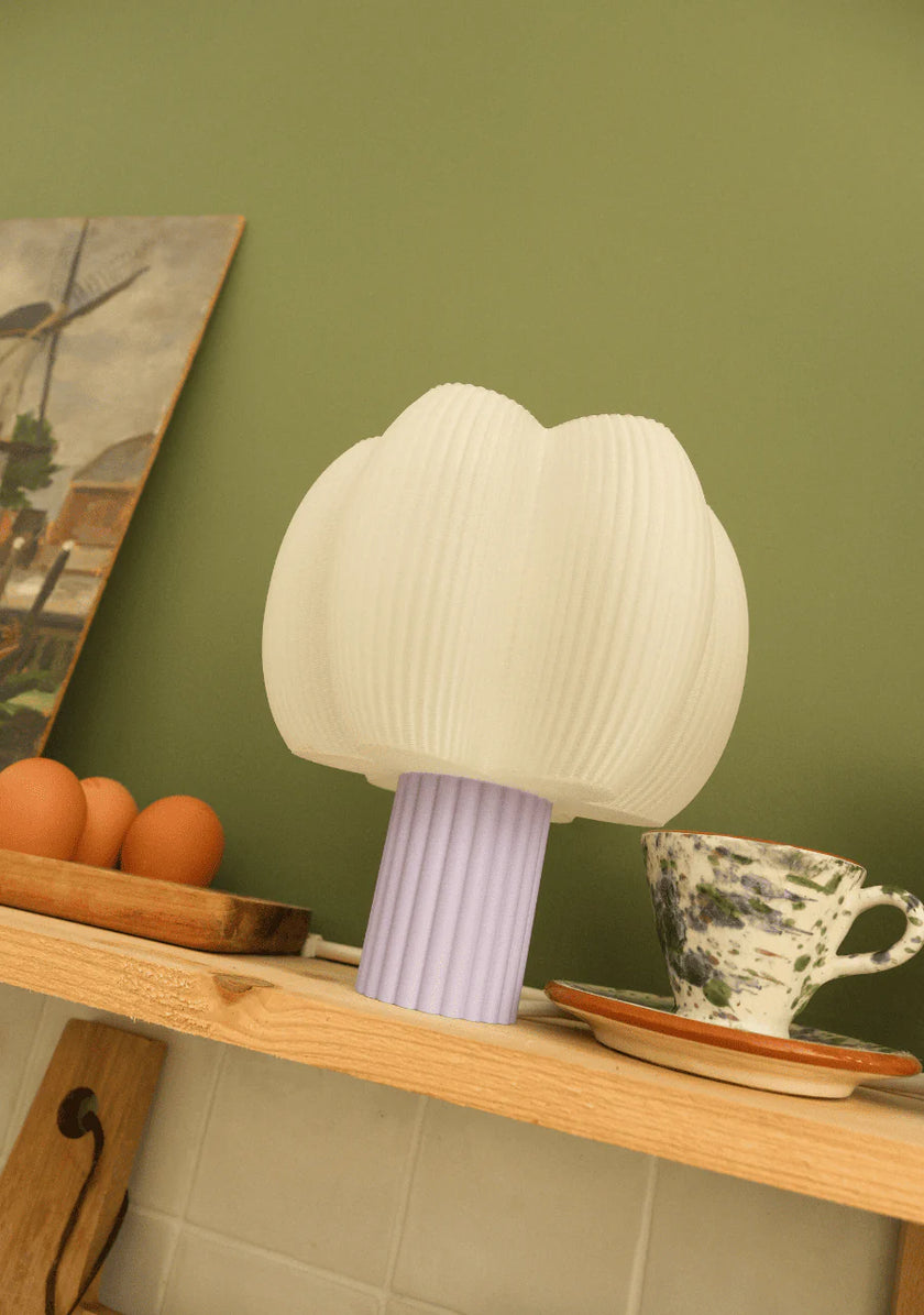 Lampe bleuu studio lilas 
