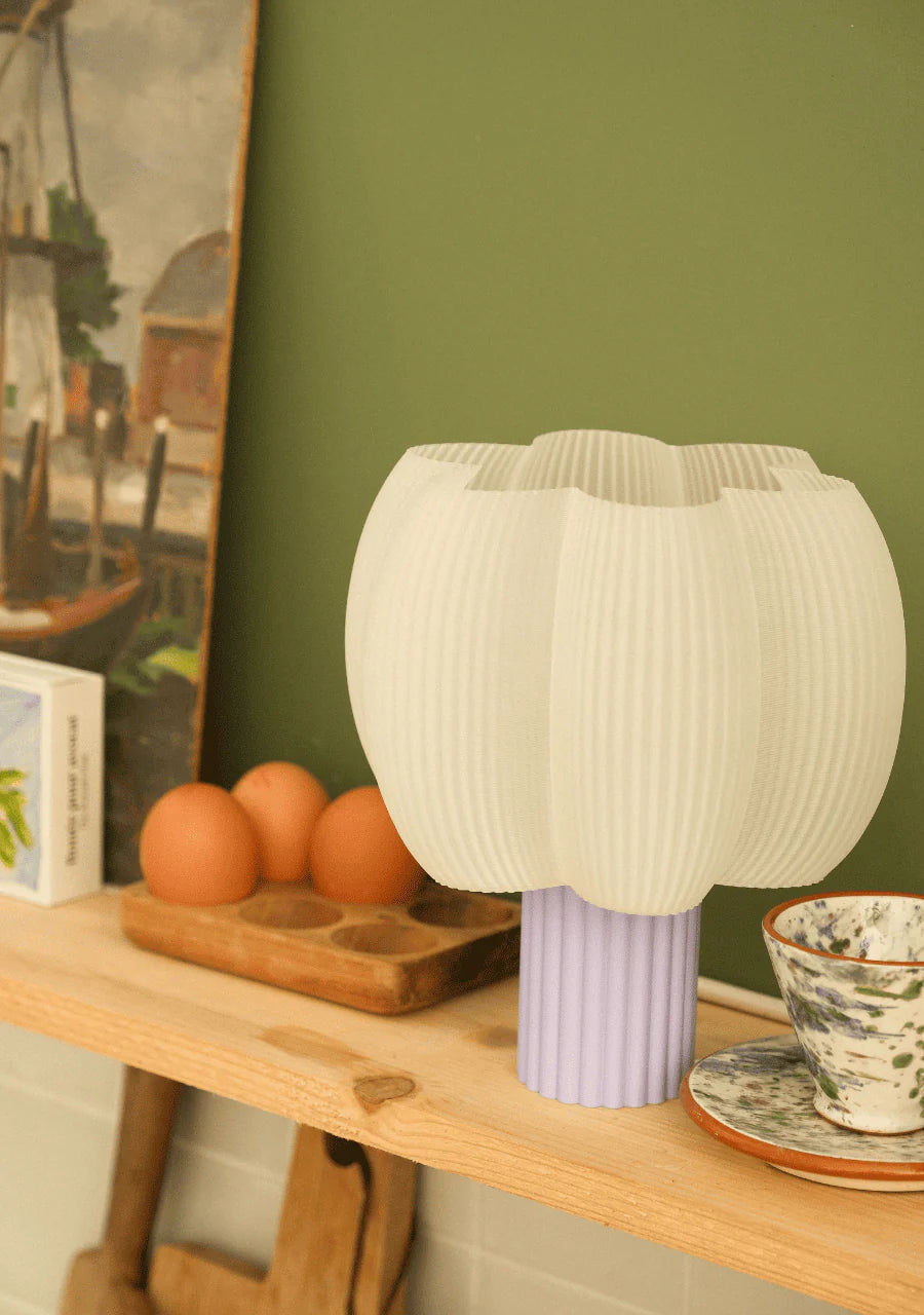 Lampe bleuu studio lilas 