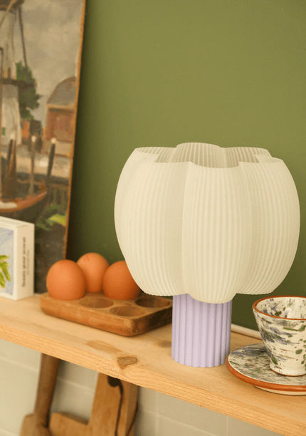 Lampe bleuu studio lilas 