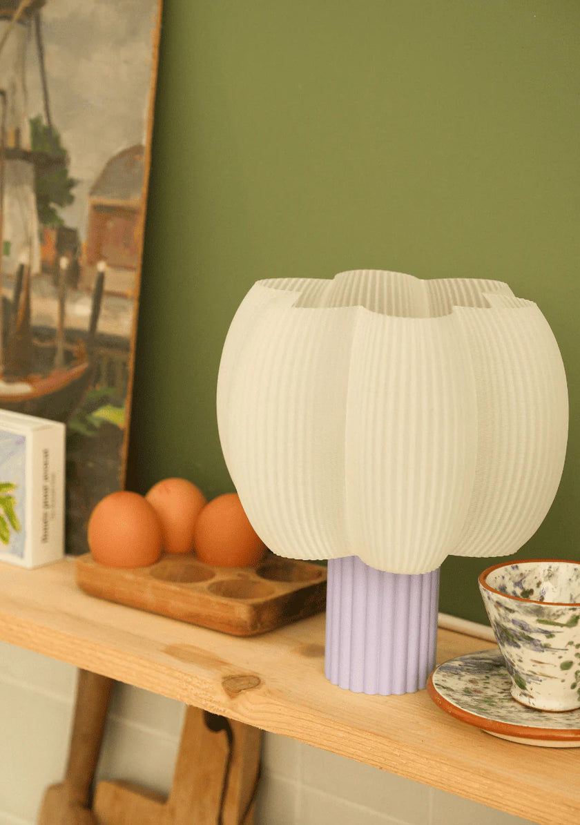 Lampe bleuu studio lilas 