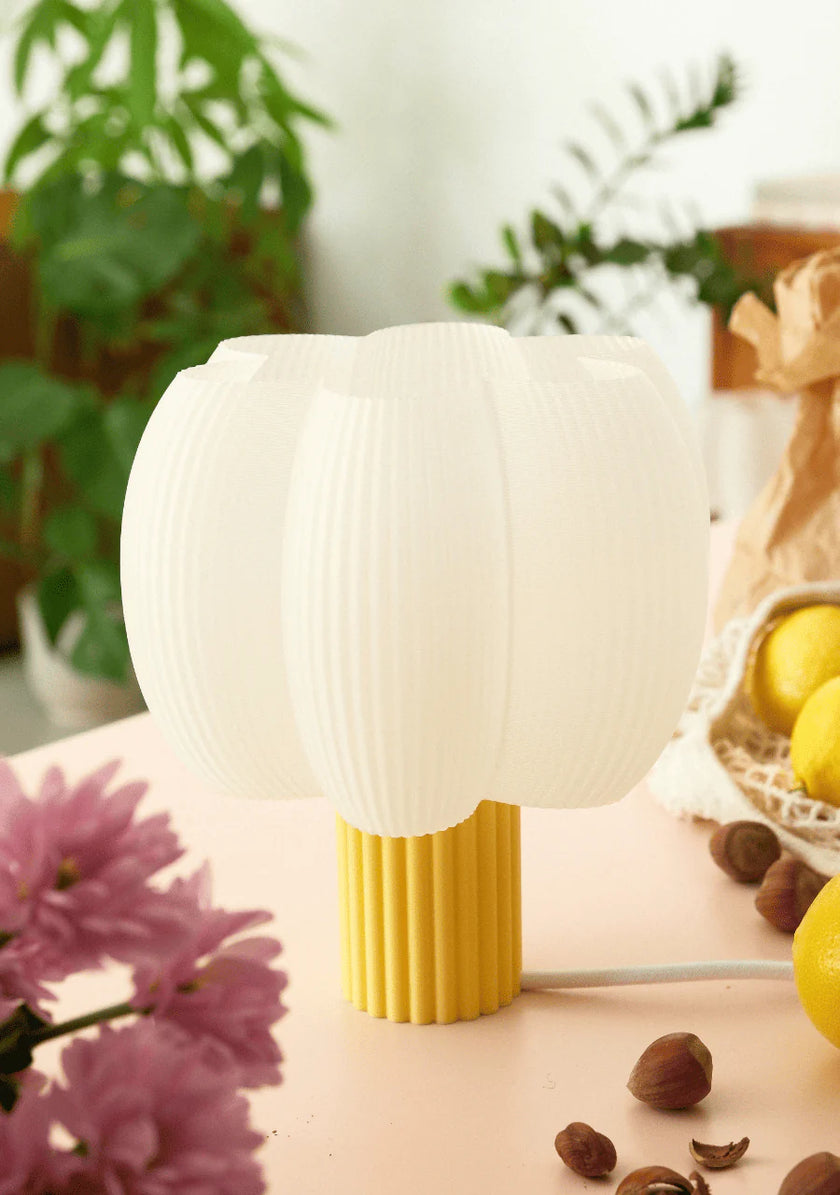 Lampe fluffy banane bleuu studio
