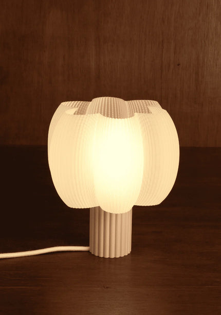 Lampe Fluffy bleuu studio sable